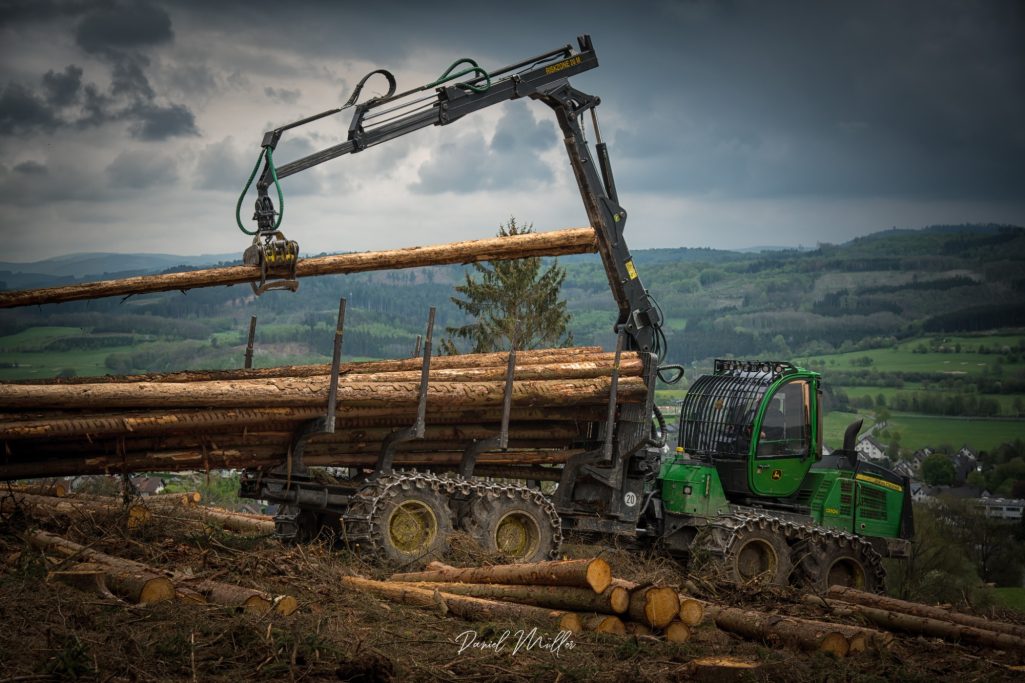 John Deere 1210 E