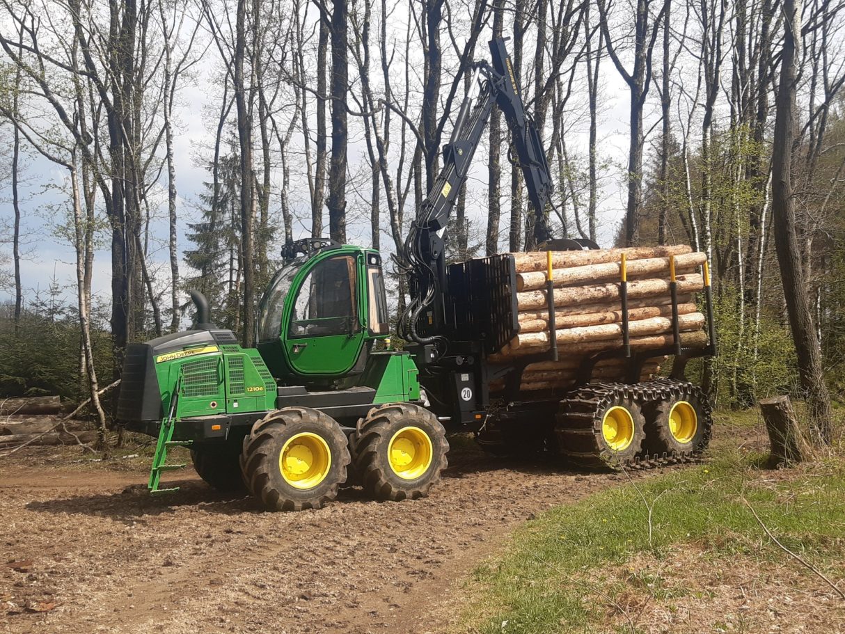 Rückezug John Deere 1210 G